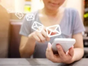Работает ли SMS маркетинг