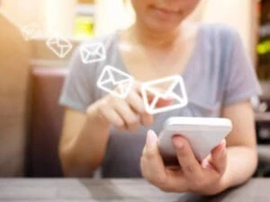 Работает ли SMS маркетинг